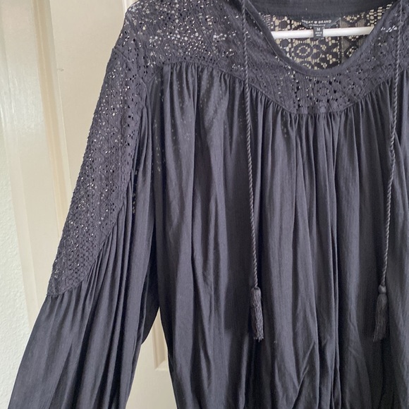 Lucky brand tunic with tassels. Size medium - Picture 3 of 4
